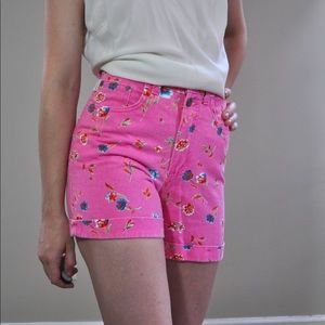 Arizona Vintage Floral Pink High-Waisted Shorts XS